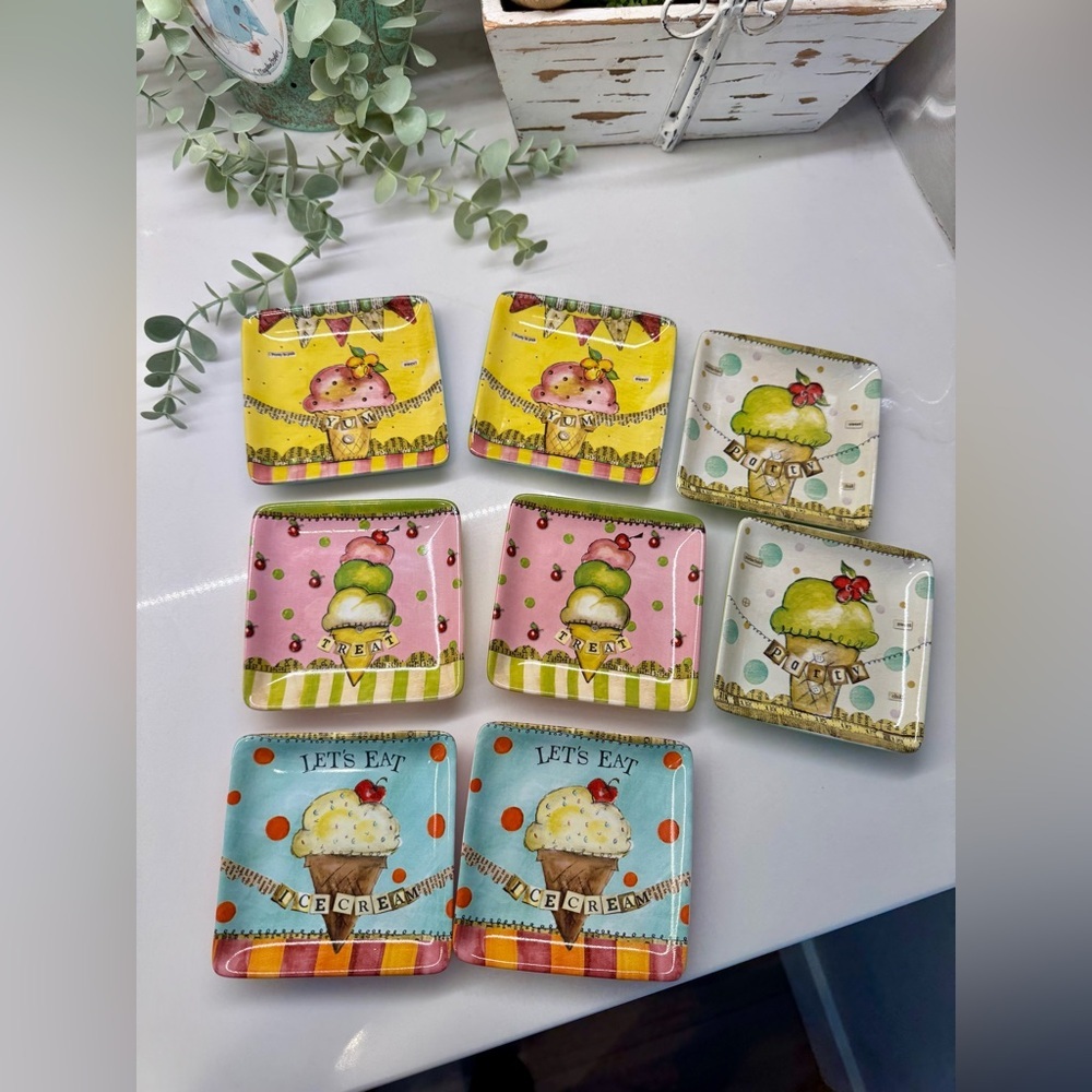 Demdaco My Sweet Treat by Lisa Kaus Square treat plates 2011